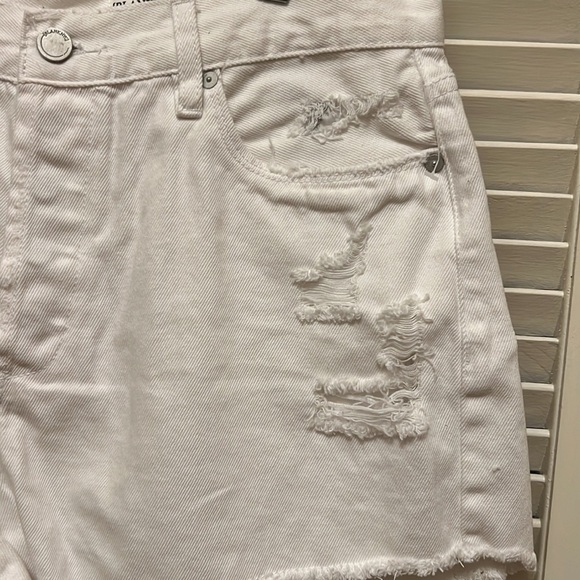 21. Blank NYC Hi Rise Rigid Distressed Shorts in White, Size 31 - Picture 8 of 16